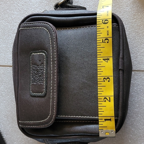 NORTHWEST BLUE MINI MESSENGER CROSSBODY BAG. - Picture 9 of 11